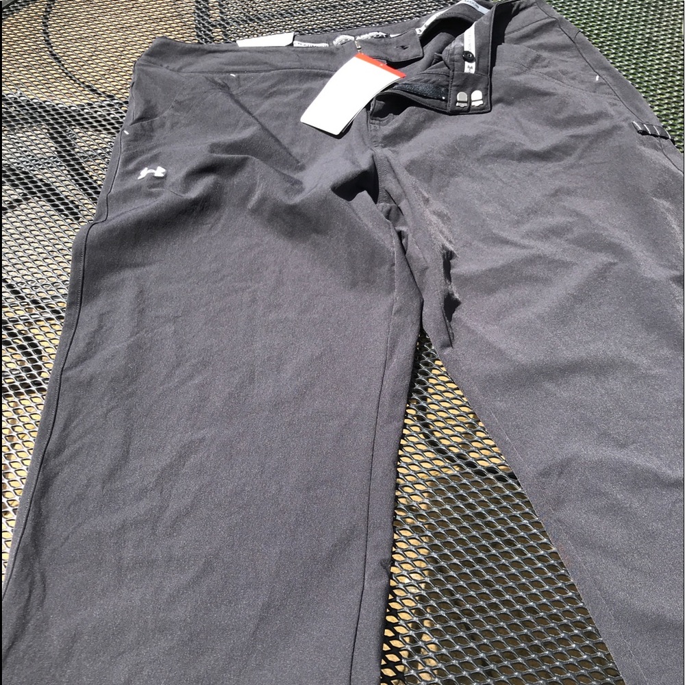 Under Armour Capri pants (golf )